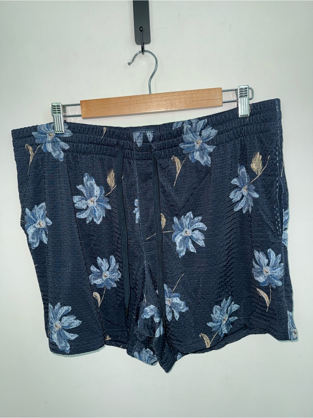 American Eagle 6” Lounge Shorts Large